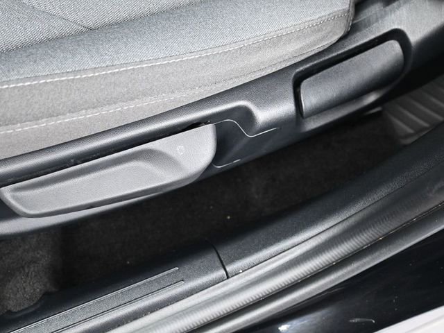 Used 2025 Kia K4 LXS image 12