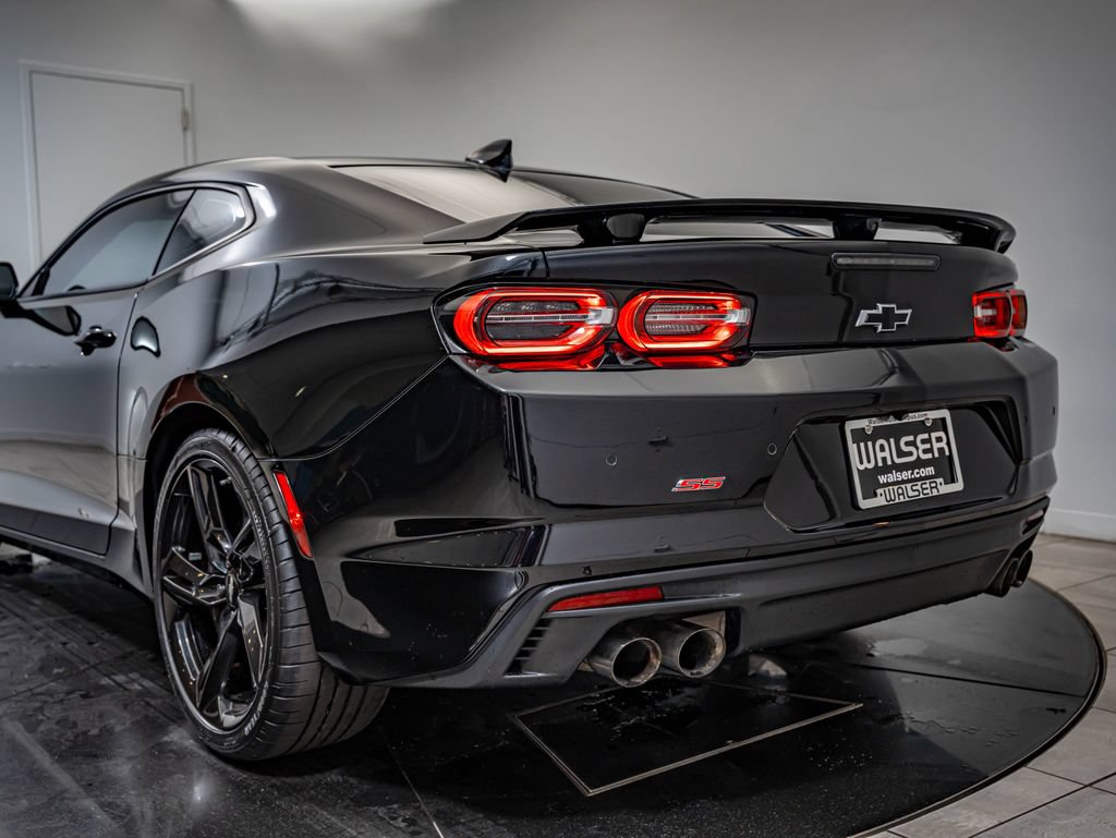 Used 2019 Chevrolet Camaro SS RWD image 18