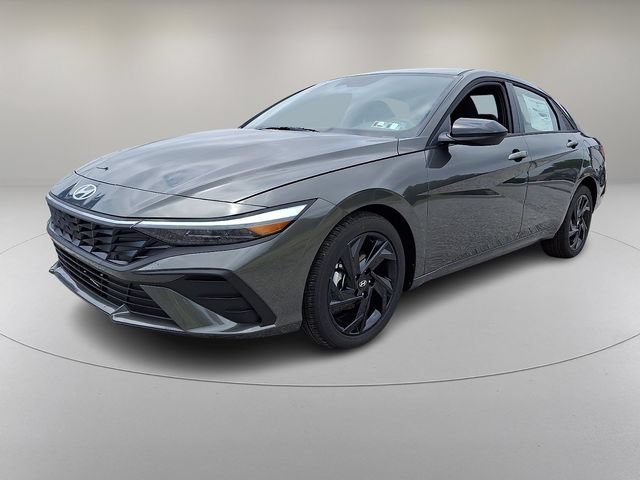 New 2026 Hyundai Elantra Sport FWD video 3