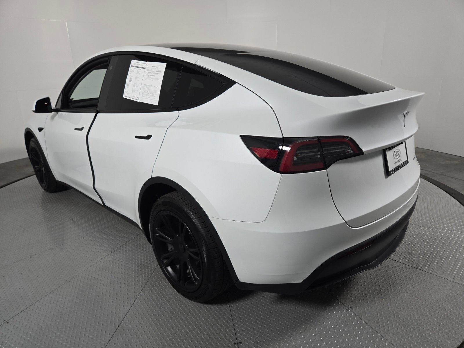 Used 2023 Tesla Model Y Long Range AWD/4WD image 17