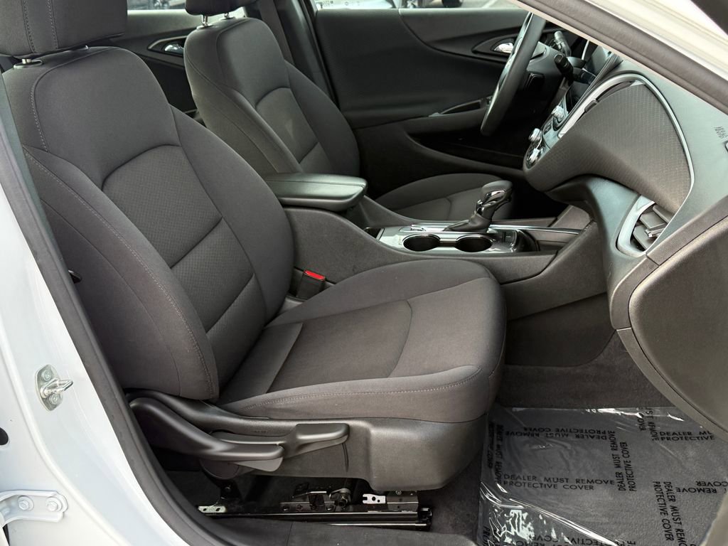Used 2023 Chevrolet Malibu LT image 11