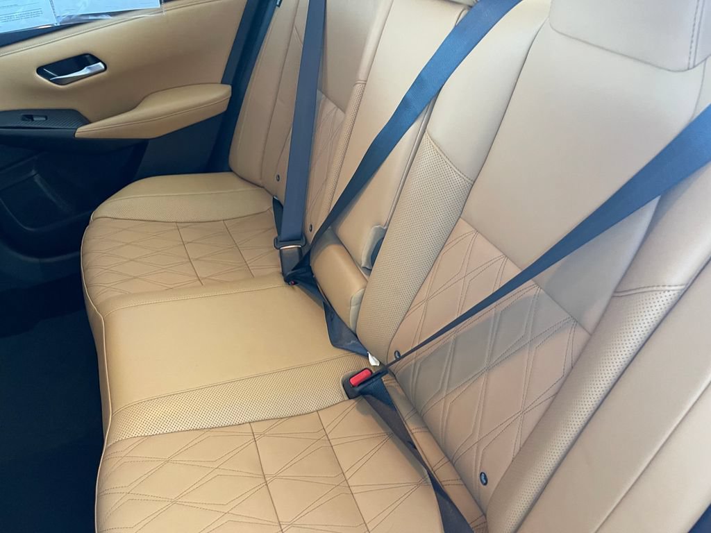 Used 2023 Nissan Sentra SV w/ SV Premium Package FWD image 14