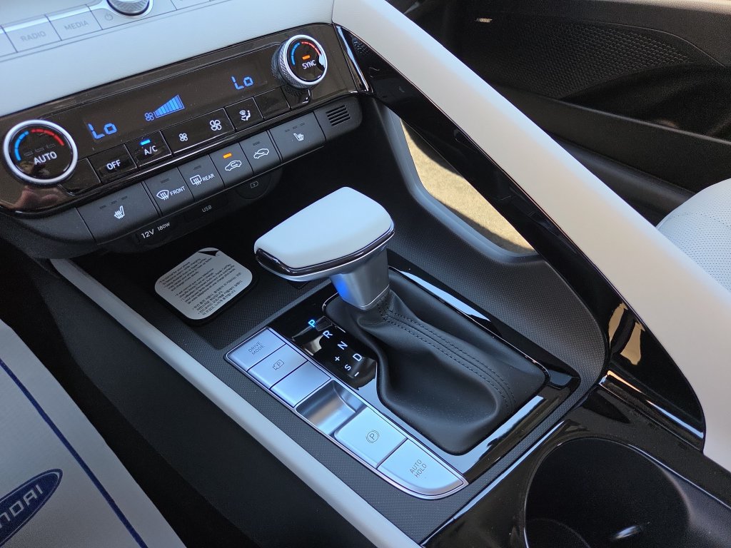 New 2026 Hyundai Elantra Limited FWD image 28