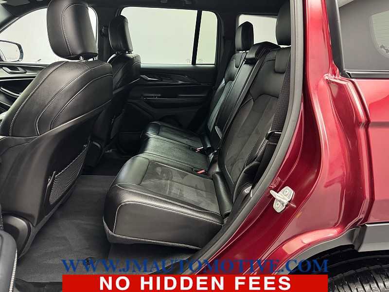 Used 2023 Jeep Grand Cherokee Altitude AWD/4WD image 15