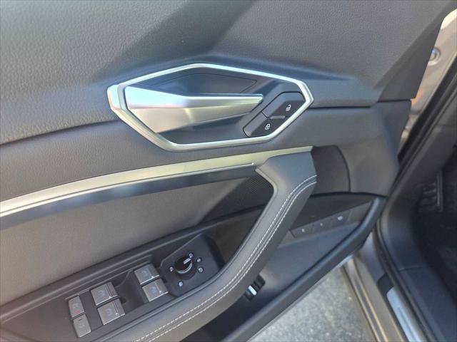 Used 2019 Audi e-tron Premium Plus AWD/4WD image 21