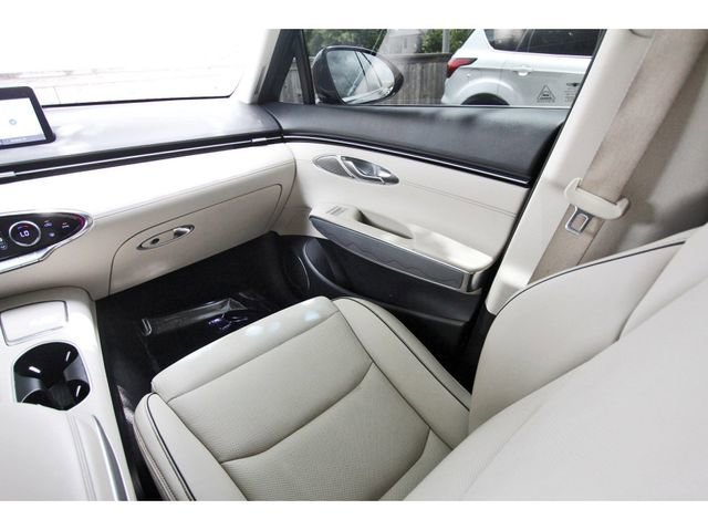 Used 2023 Genesis GV70 2.5T w/ Advanced Package AWD/4WD image 9