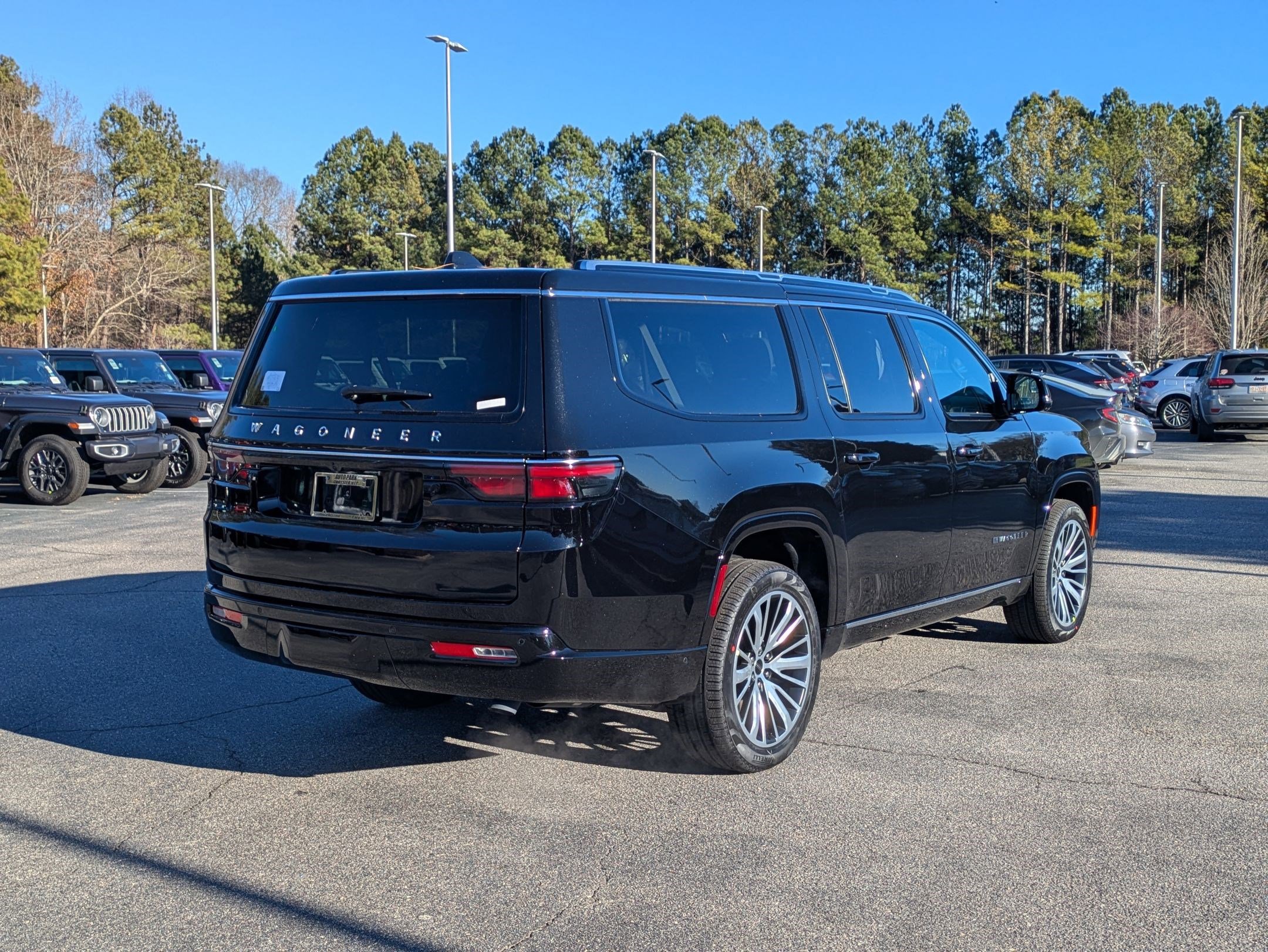 New 2025 Jeep Wagoneer L Series II image 5