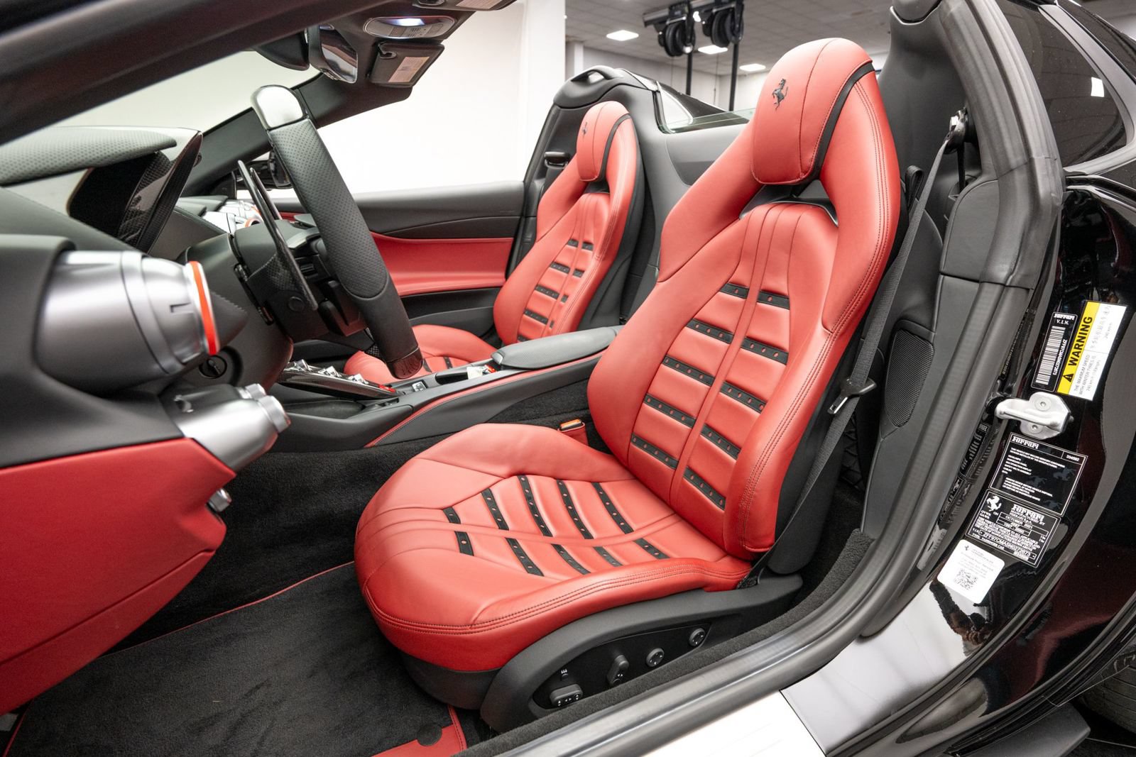 Used 2022 Ferrari 812 GTS RWD image 19