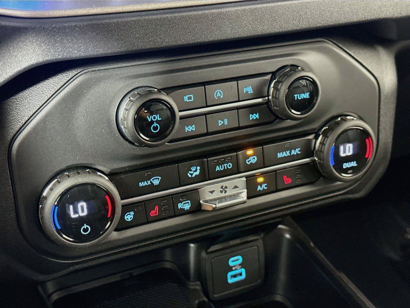 Used 2025 Ford Bronco Outer Banks AWD/4WD image 24