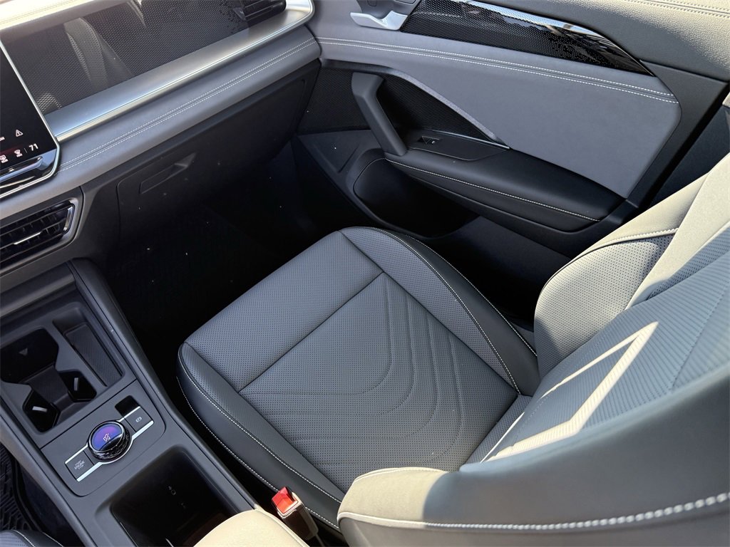 New 2026 Volkswagen Tiguan SE R-Line image 27