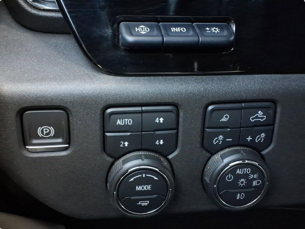 Used 2022 Chevrolet Silverado 1500 ZR2 w/ Technology Package AWD/4WD image 18