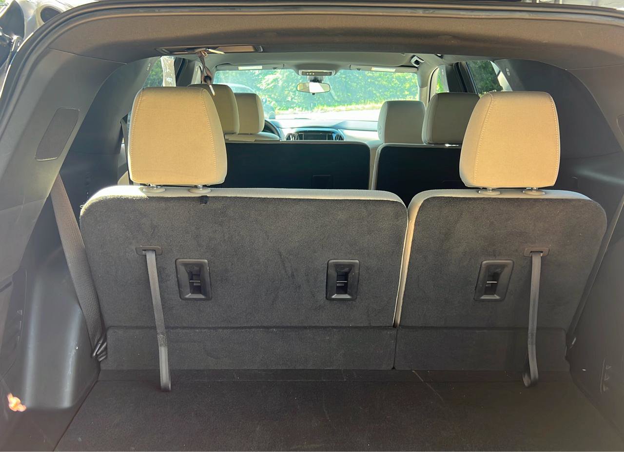 Used 2022 Chevrolet Traverse LS image 19