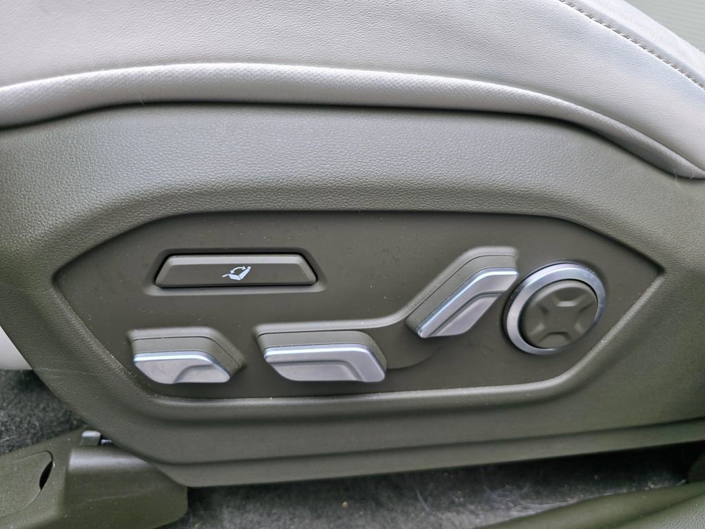 Used 2025 Hyundai Santa Fe Calligraphy AWD/4WD image 14
