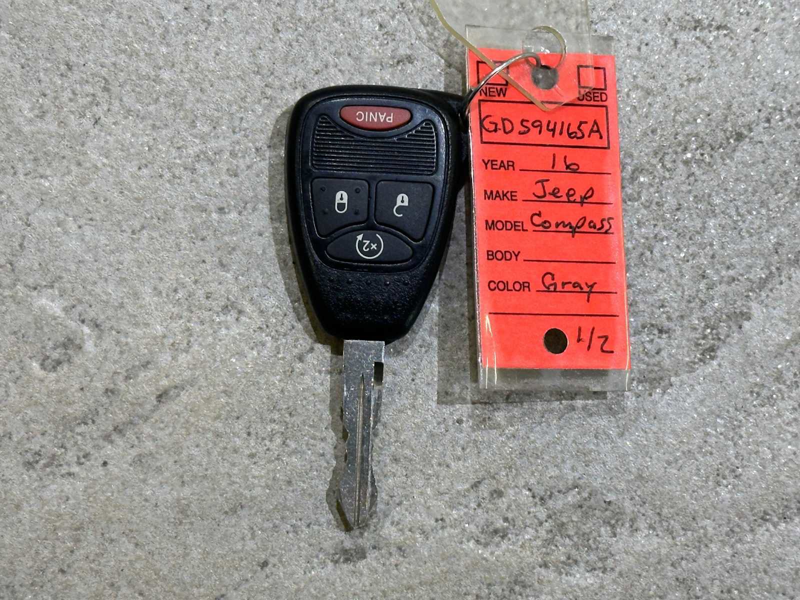 Used 2016 Jeep Compass Latitude AWD/4WD image 30