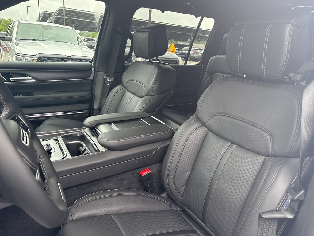 New 2026 Jeep Grand Wagoneer Summit w/ Premium Group III AWD/4WD image 21