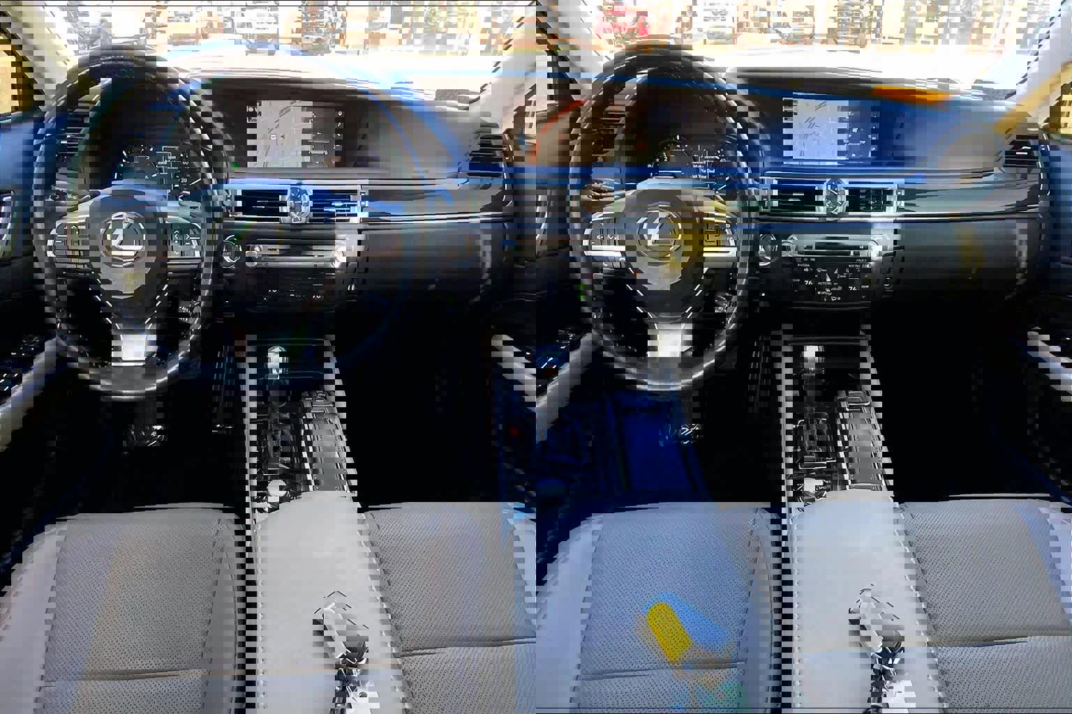 Used 2016 Lexus GS 200t image 15