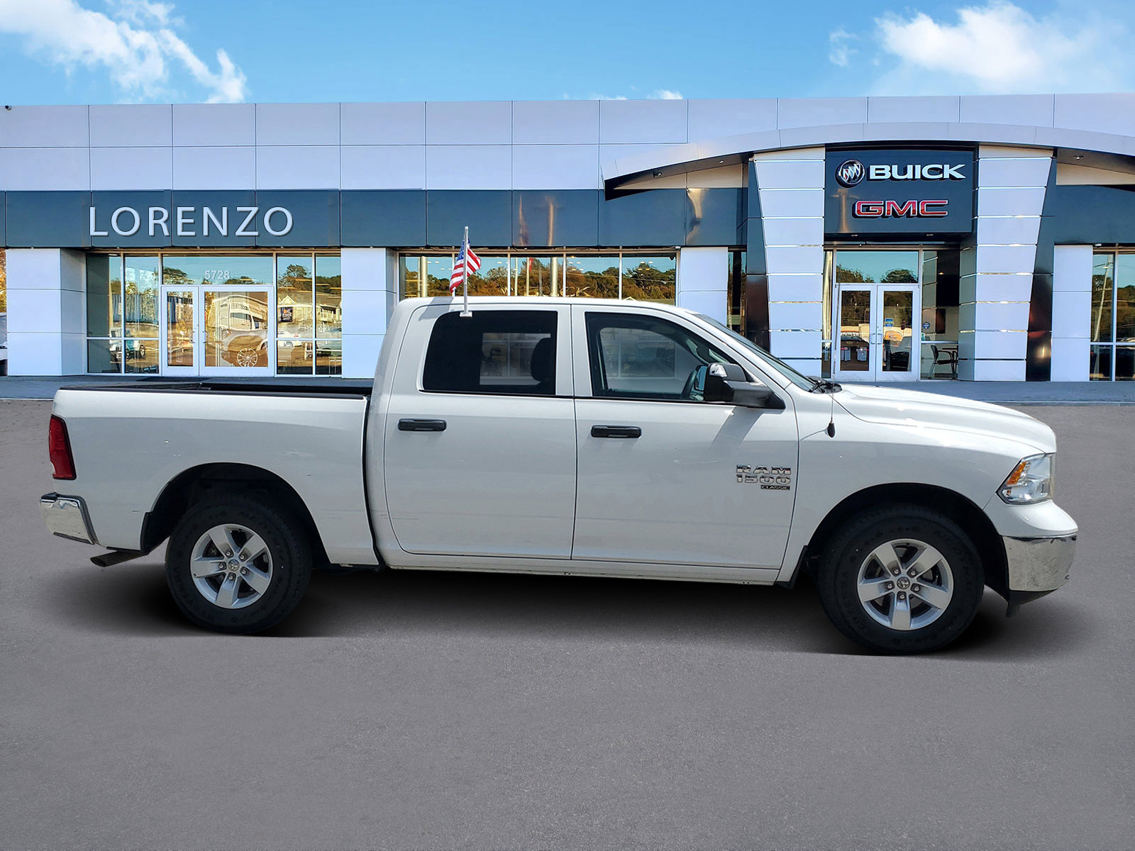 Used 2022 RAM 1500 Classic SLT w/ Trailer & Traction Group image 4