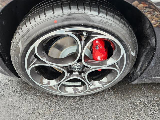 Used 2024 Alfa Romeo Giulia Veloce image 9