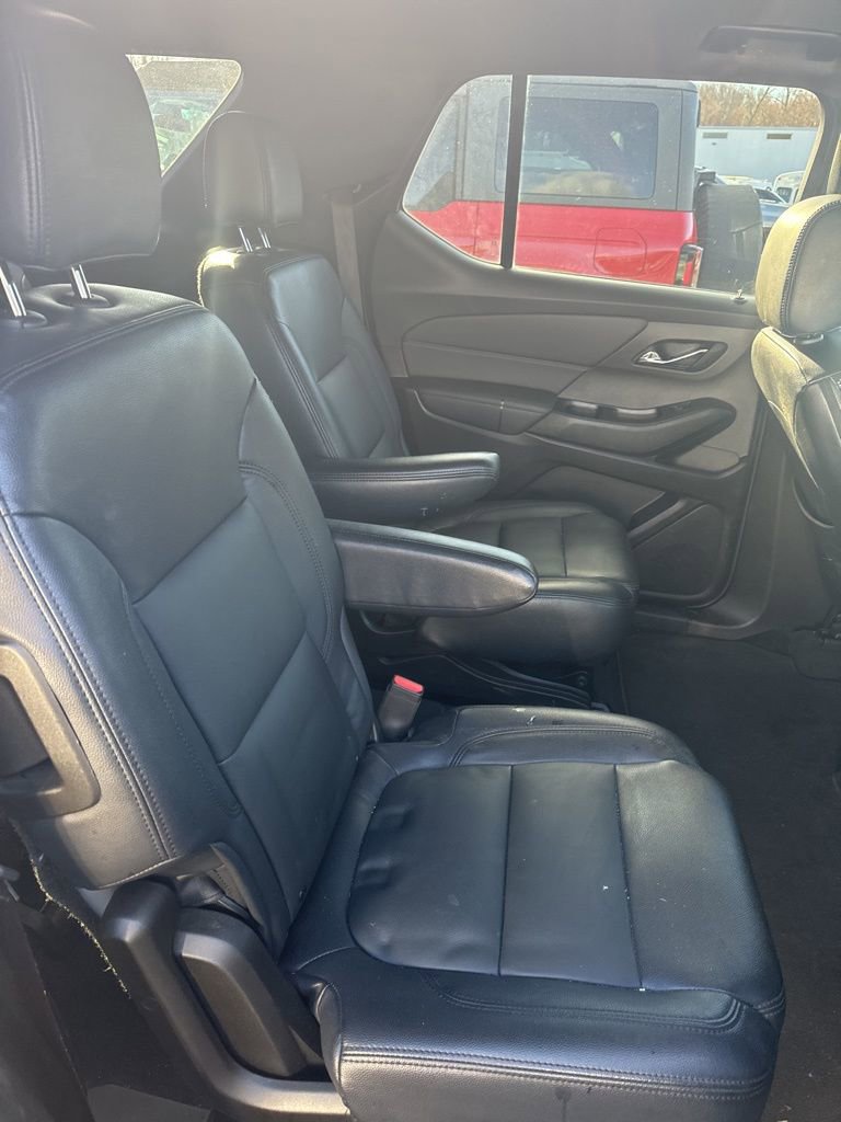 Used 2023 Chevrolet Traverse LT image 10