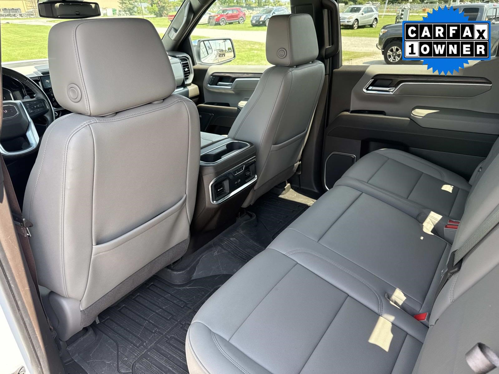 Used 2023 GMC Sierra 1500 SLT w/ SLT Premium Package AWD/4WD image 18