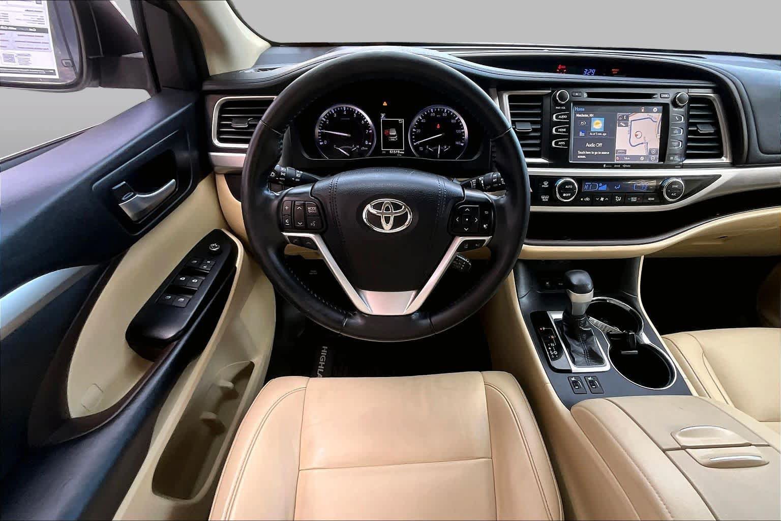 Used 2019 Toyota Highlander XLE AWD/4WD image 6