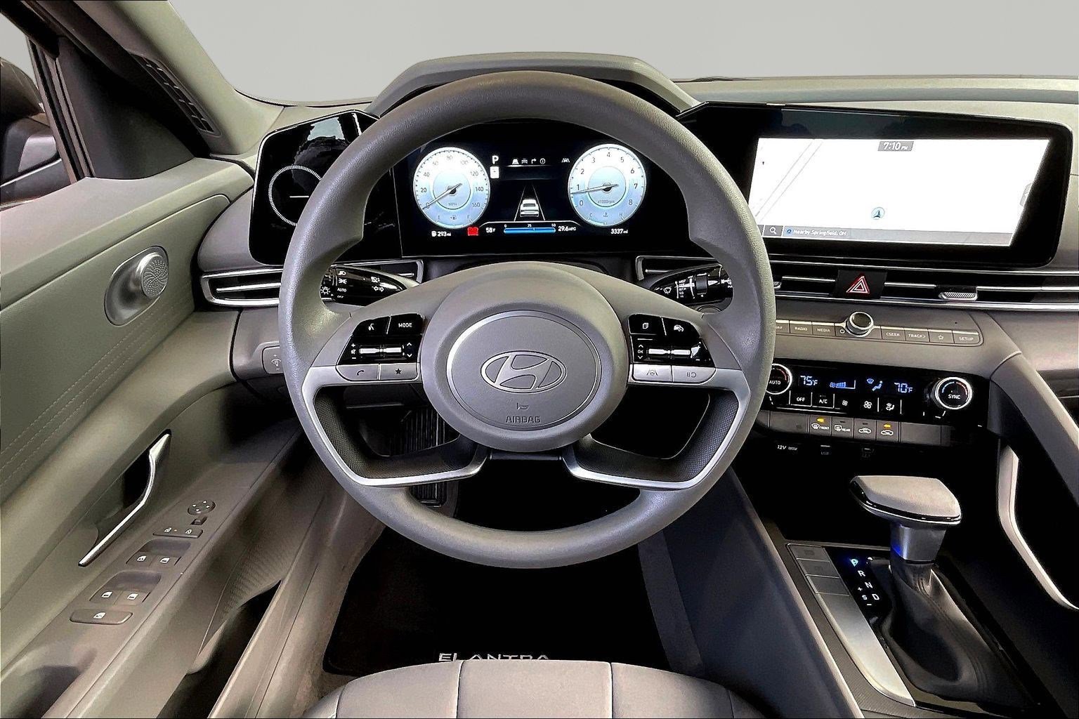 Used 2024 Hyundai Elantra SEL FWD image 8