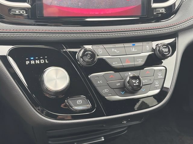 New 2027 Chrysler Pacifica Select AWD/4WD image 31