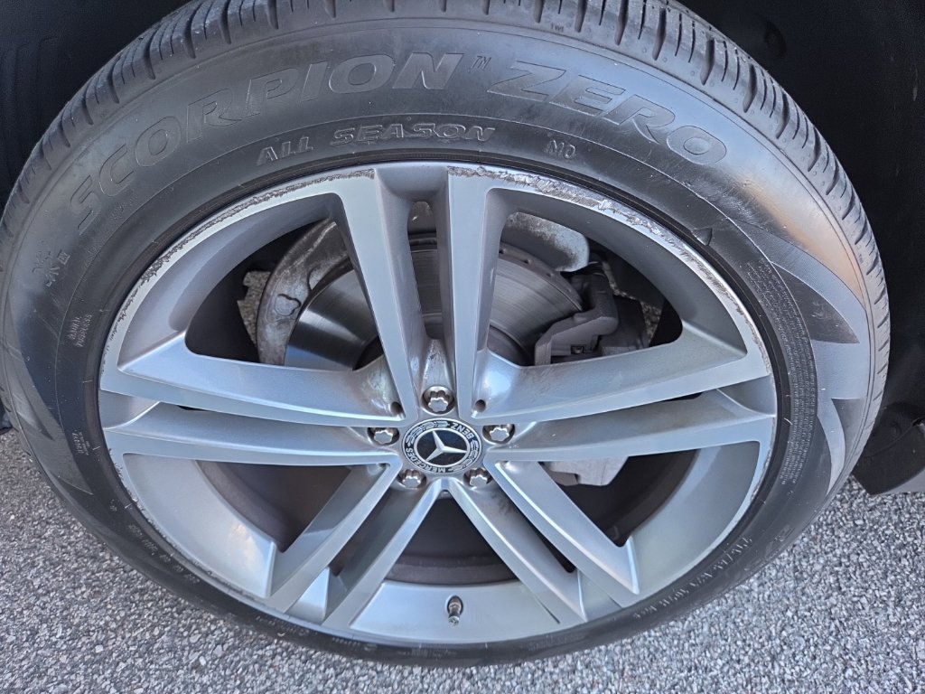 Used 2022 Mercedes-Benz GLE 350 image 3