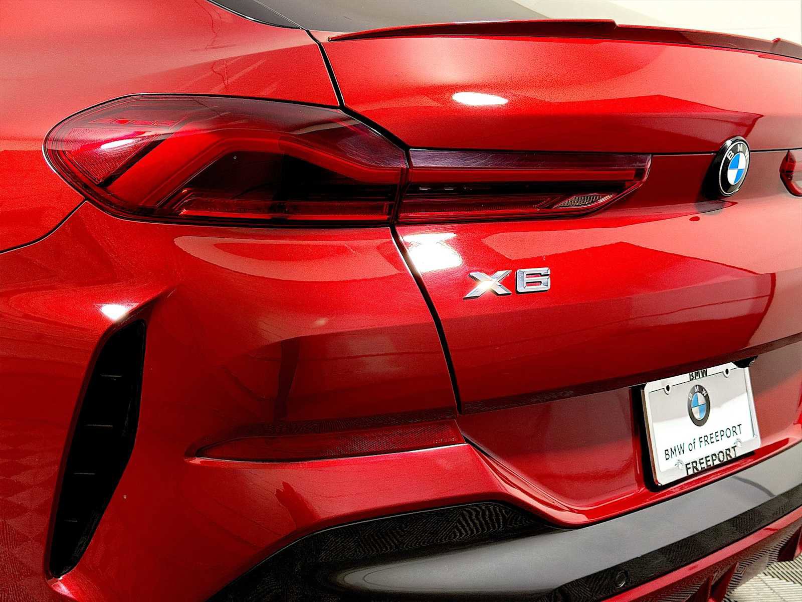 Used 2022 BMW X6 xDrive40i w/ M Sport Package image 28