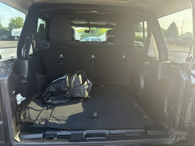 Used 2018 Jeep Wrangler Unlimited Sahara AWD/4WD image 8