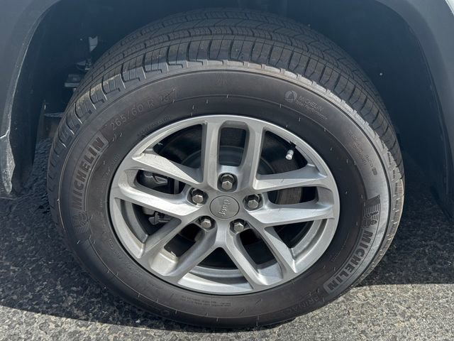 Used 2025 Jeep Grand Cherokee L Laredo w/ Trailer Tow Package image 12