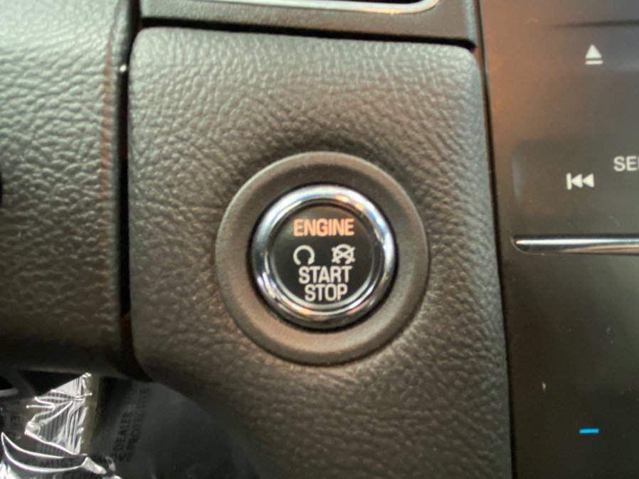 Used 2015 Ford Taurus SEL w/ Equipment Group 201A FWD image 31