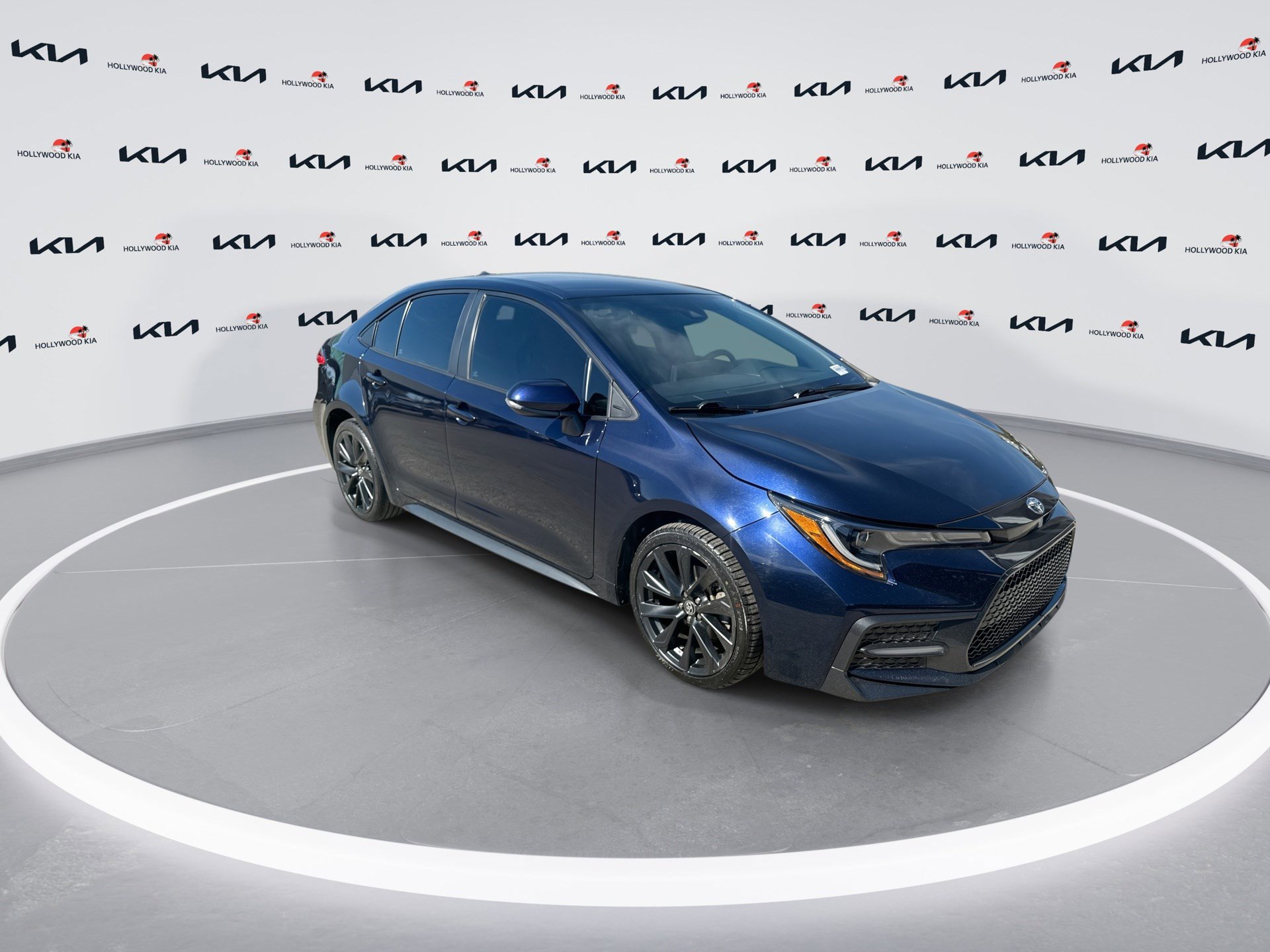 Used 2022 Toyota Corolla SE image 2