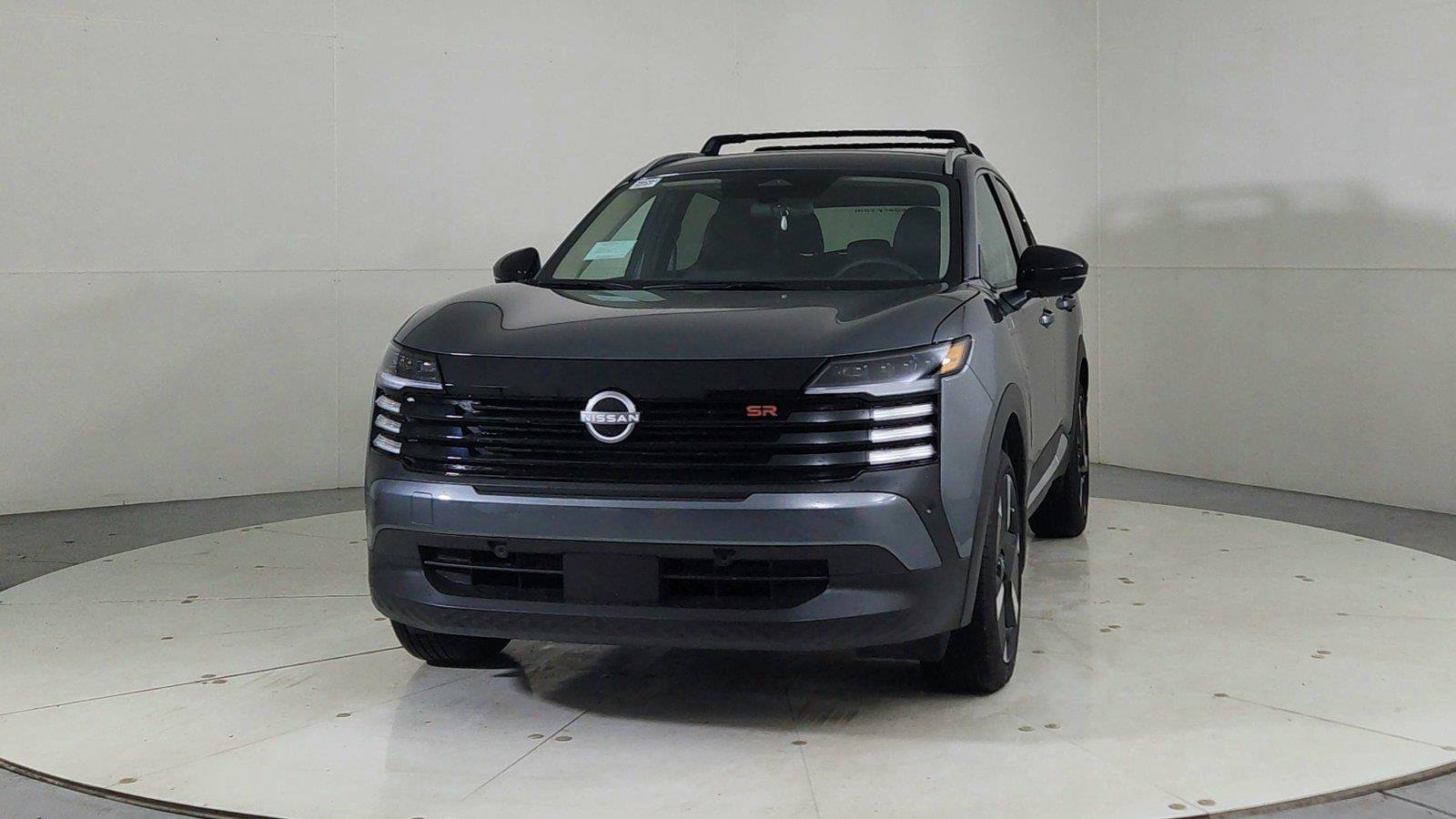 Used 2026 Nissan Kicks SR w/ Illumination Package AWD/4WD image 2