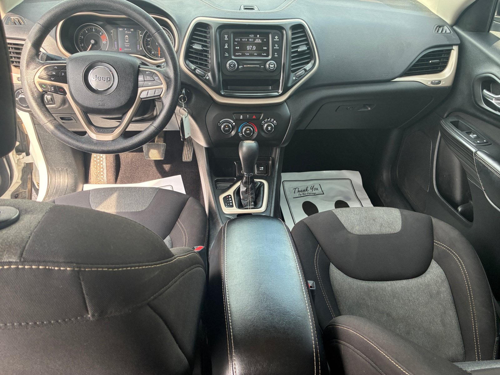 Used 2017 Jeep Cherokee Sport FWD image 13