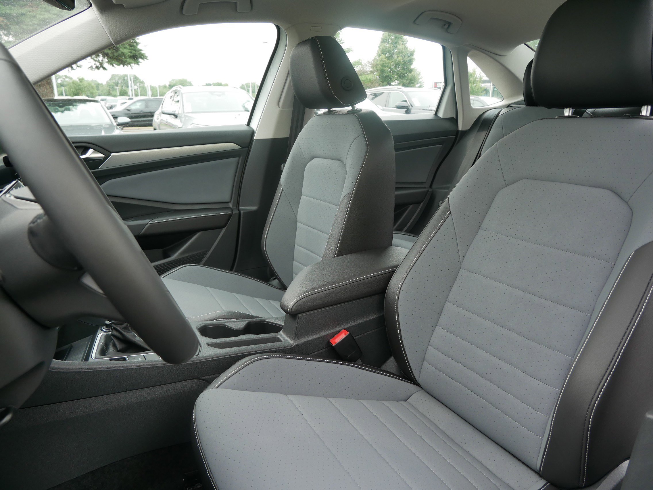 New 2025 Volkswagen Jetta SE image 4