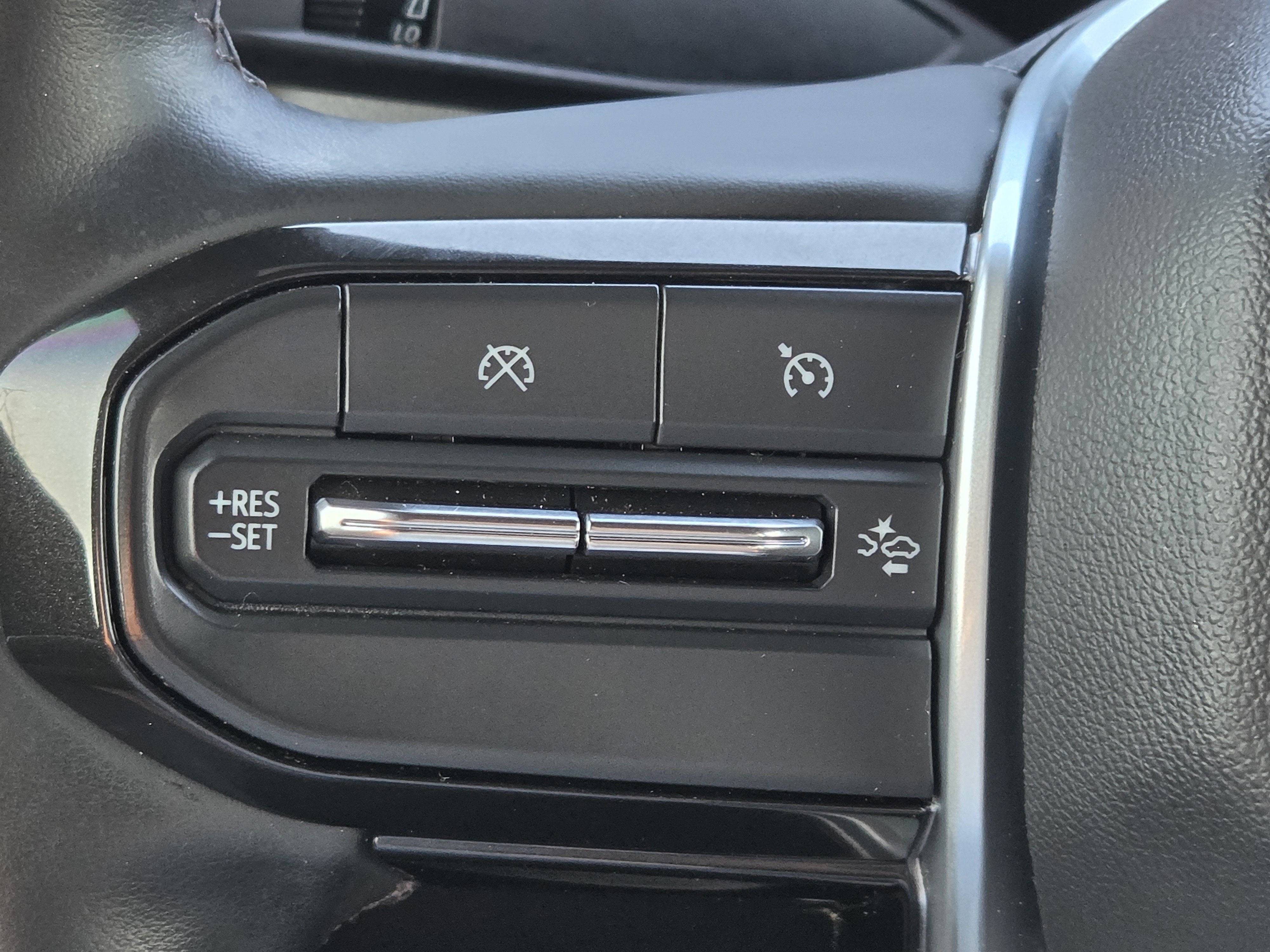 Used 2026 Chevrolet Colorado ZR2 w/ Technology Package AWD/4WD image 19