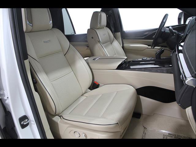 Used 2021 Cadillac Escalade Premium Luxury AWD/4WD image 20