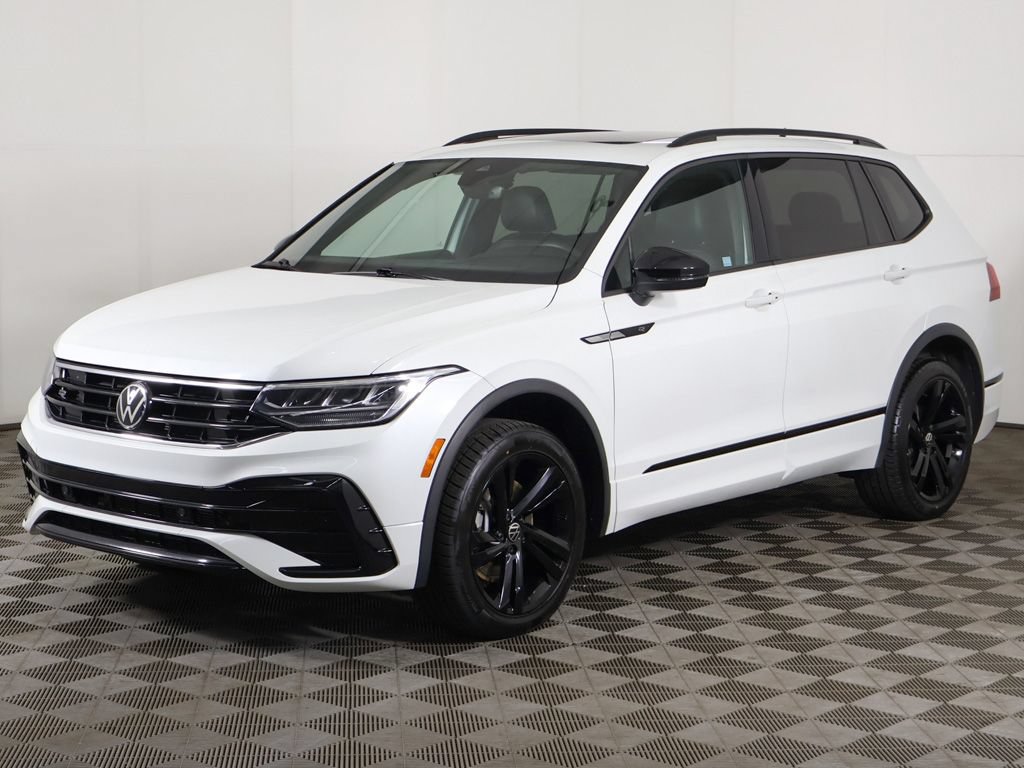 Used 2024 Volkswagen Tiguan SE R-Line AWD/4WD image 9