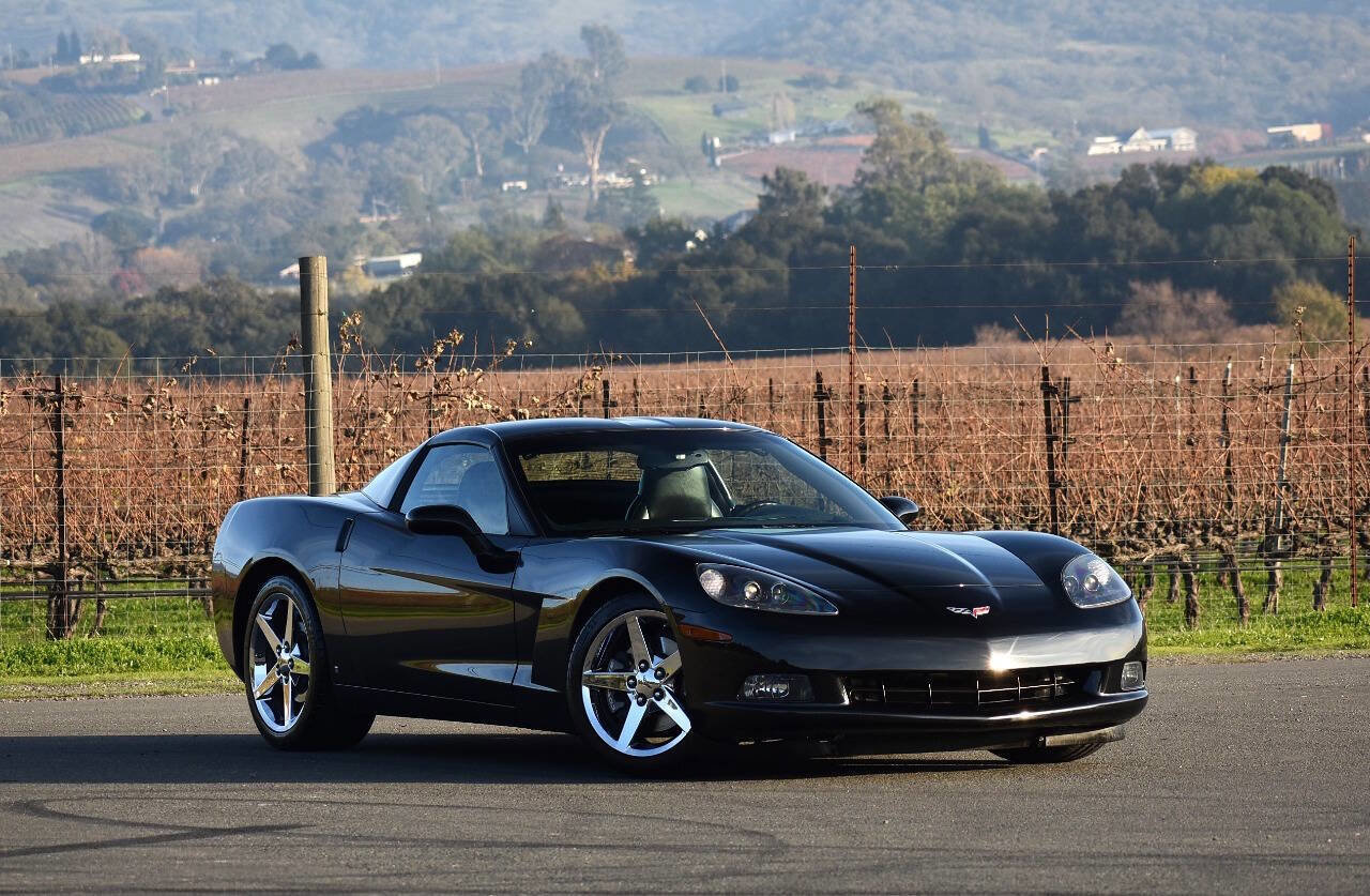 Used 2007 Chevrolet Corvette Base 2dr Coupe w/ Preferred Equipment Group image 3