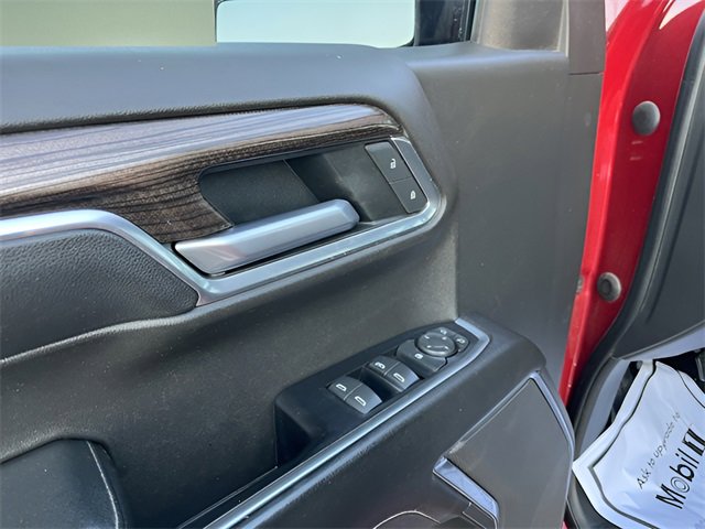 Used 2022 Chevrolet Silverado 1500 LT w/ Z71 Off-Road Package image 10