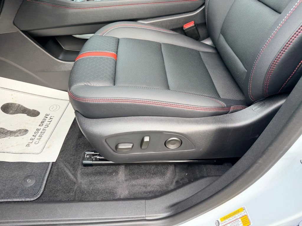 New 2026 Chevrolet Traverse RS w/ LPO, Floor Liner Package image 12