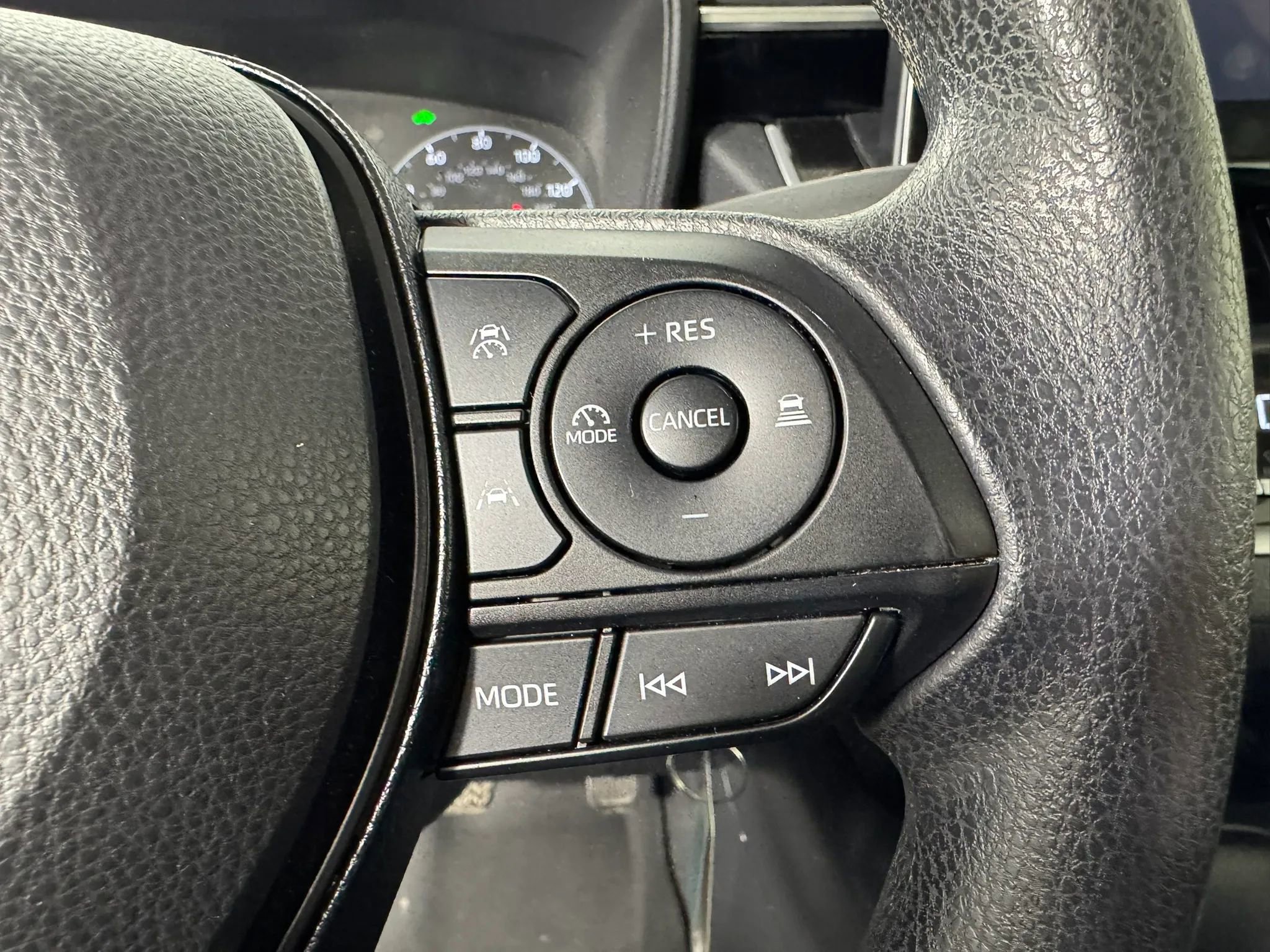 Used 2025 Toyota Corolla LE FWD image 16