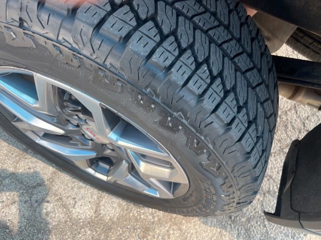 Used 2023 GMC Sierra 1500 SLT image 8