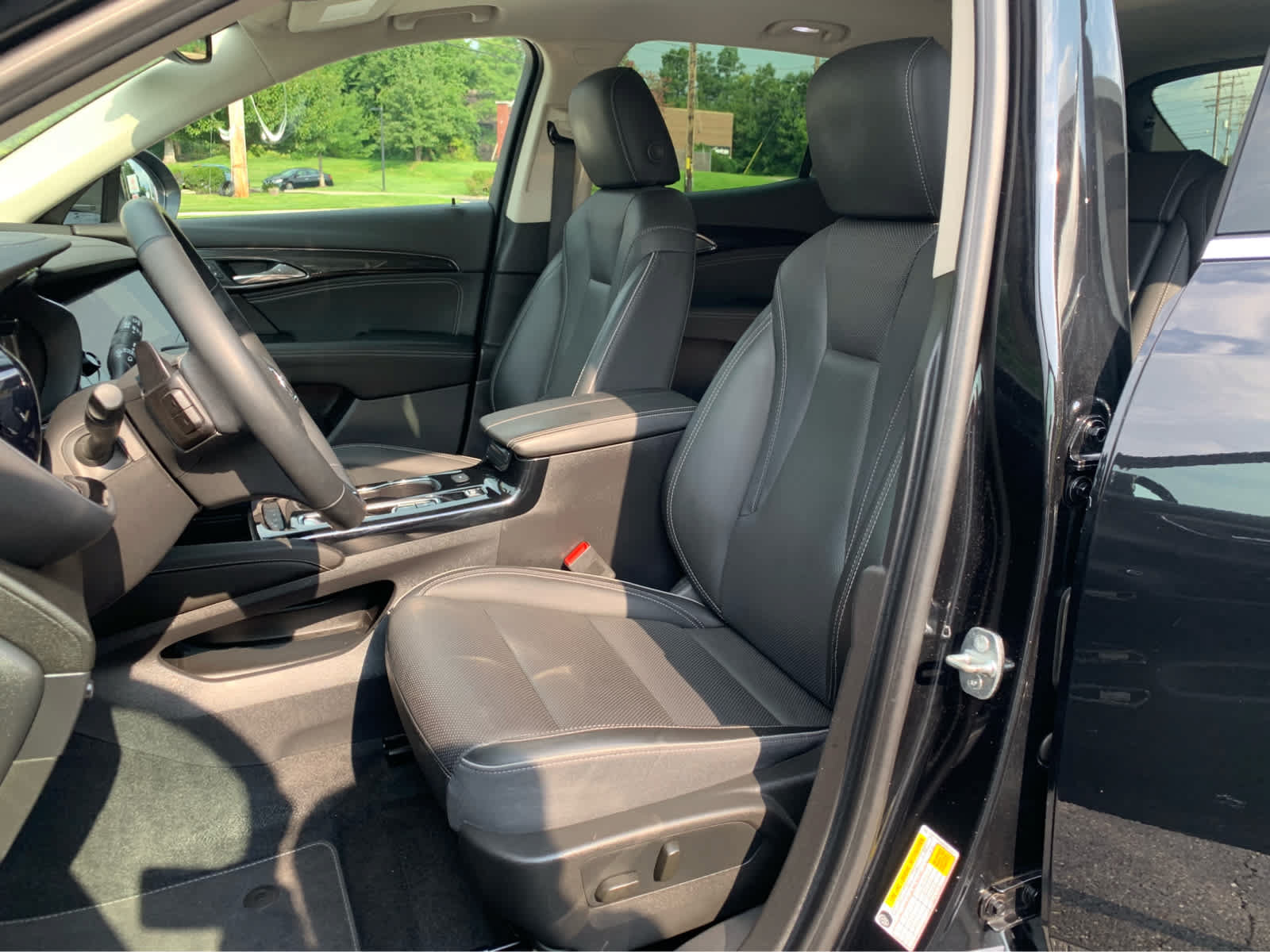 Used 2022 Buick Envision Essence w/ Technology Package I AWD/4WD image 12
