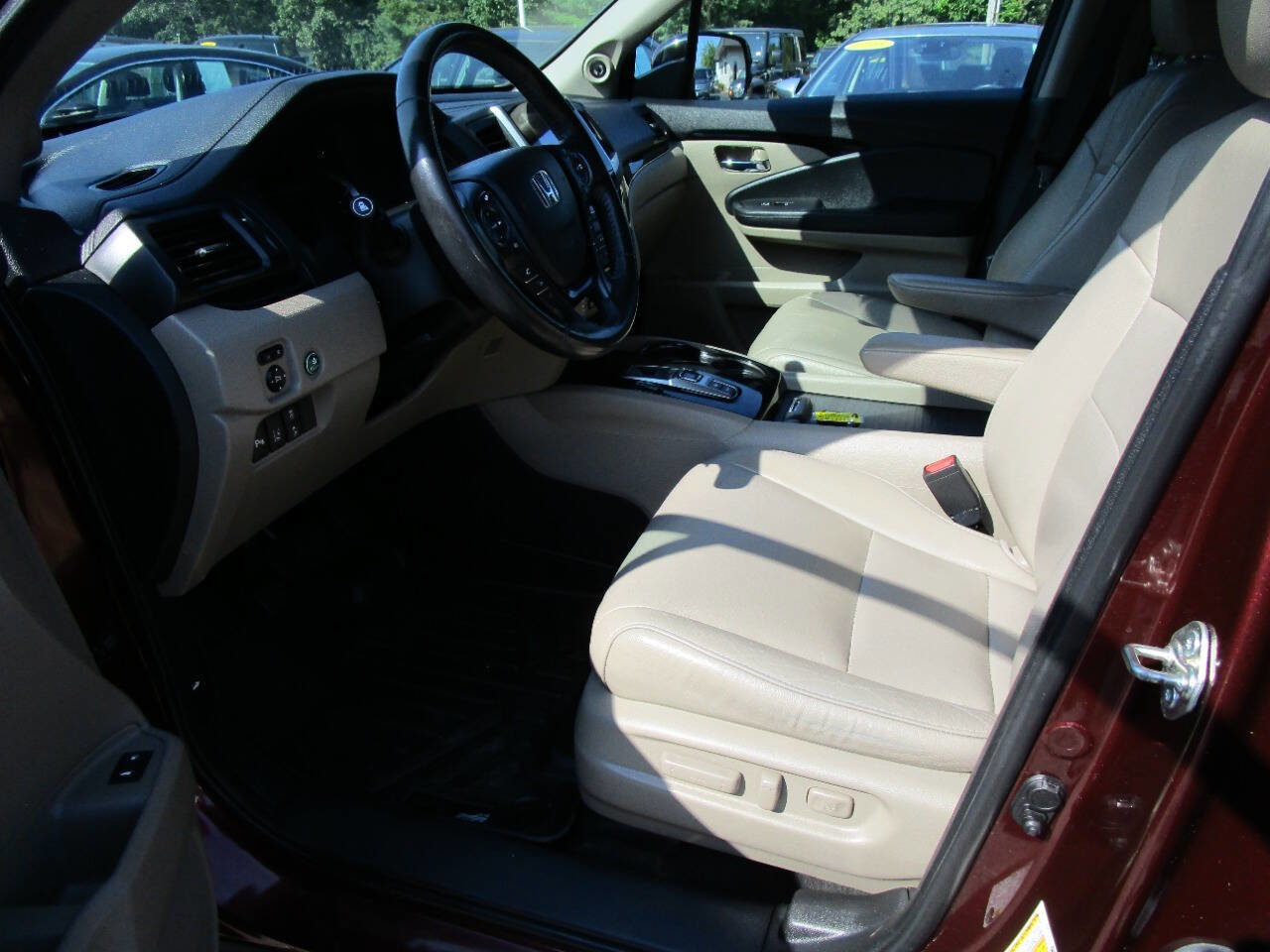 Used 2018 Honda Pilot Touring image 7