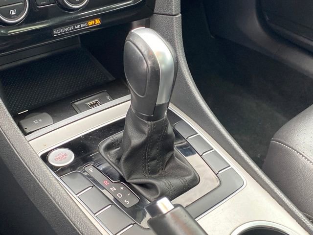 Used 2022 Volkswagen Passat 2.0T image 11