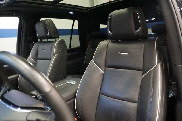 Certified 2025 Cadillac Escalade Premium Luxury AWD/4WD image 19