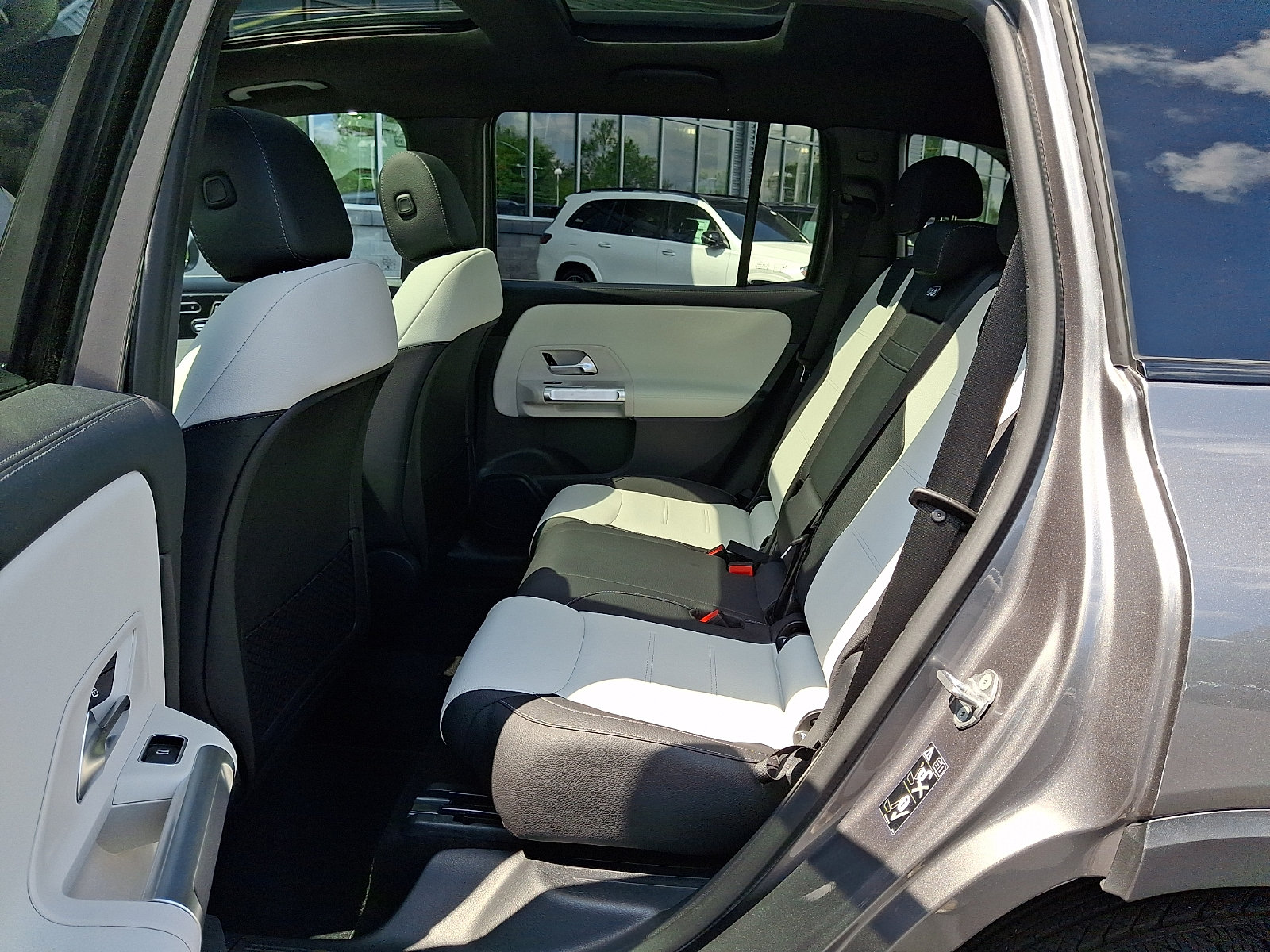 Certified 2023 Mercedes-Benz GLB 250 4MATIC image 10