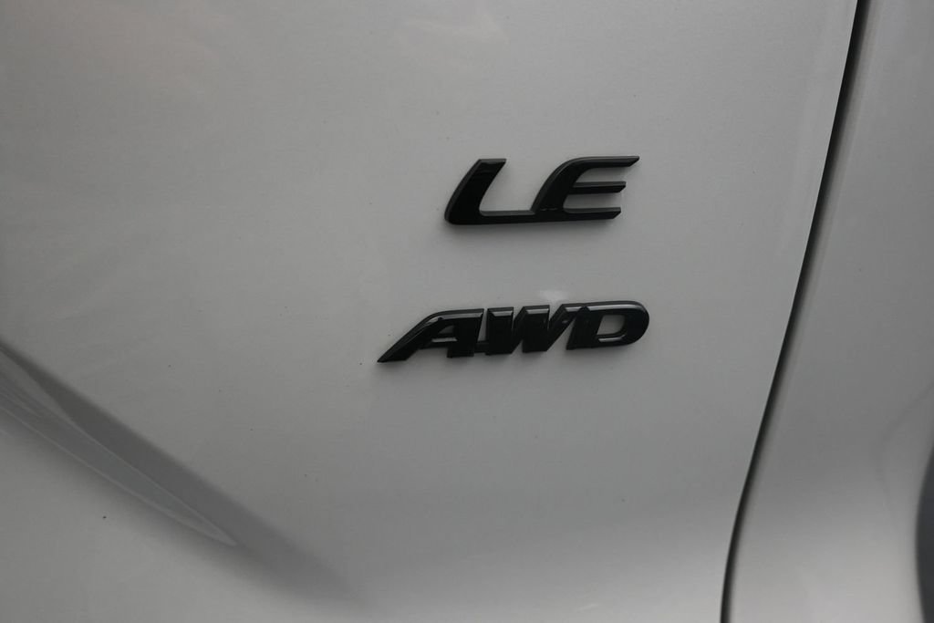 Used 2022 Toyota Corolla Cross LE w/ Black Badges Package (TMS) AWD/4WD image 11